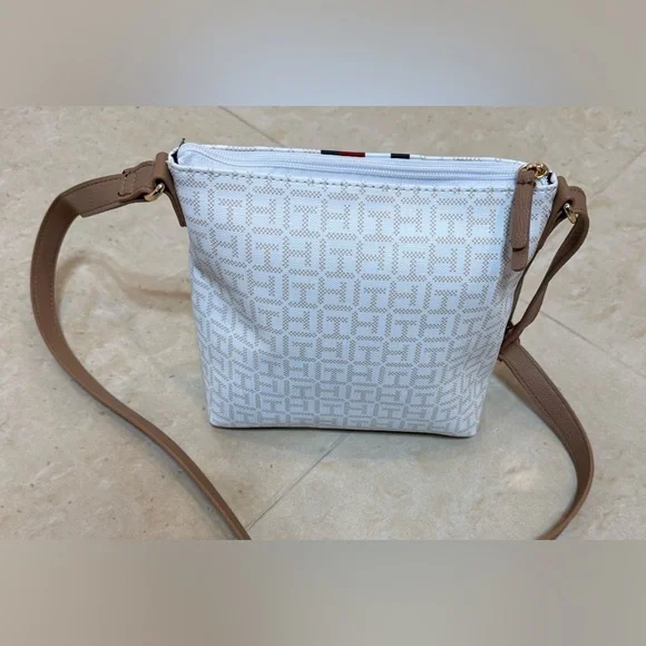 Tommy Hilfiger Woman Crossbody / Shoulder Bag with adjustableleather straps